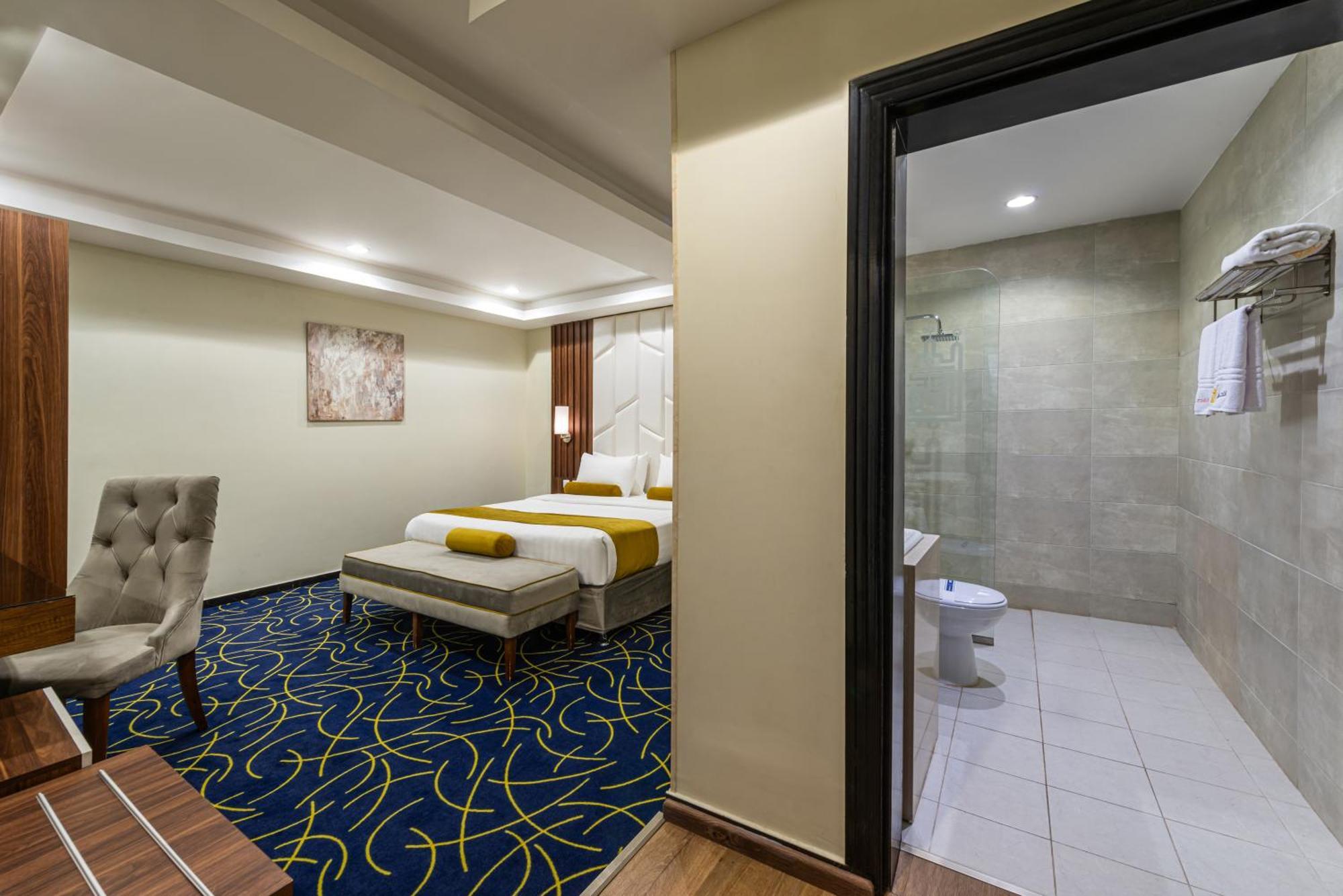 The Palace Hotel Suites Chamis Muschait Exterior foto