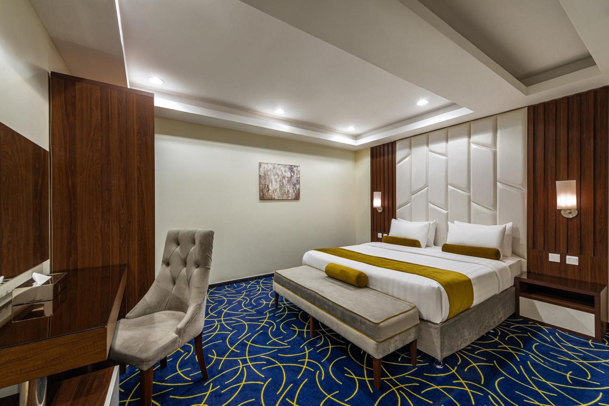 The Palace Hotel Suites Chamis Muschait Exterior foto
